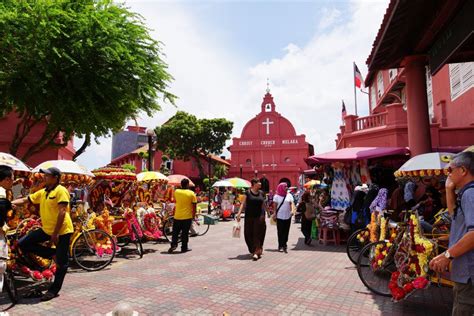 De Peranakans van Malakka: Een Ontmoeting van Culturen en Keukens